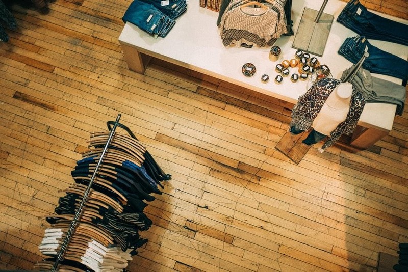 Trang trí shop quần áo theo phong cách Vintage