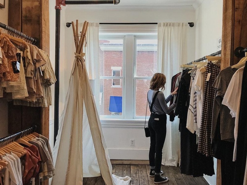 Thiết kế shop quần áo Vintage