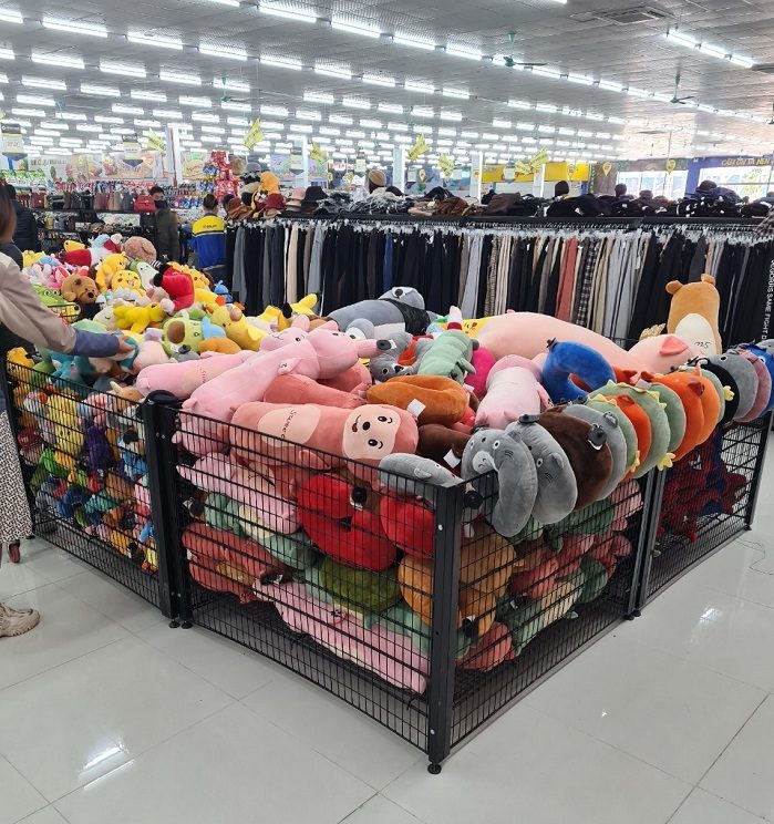 Kệ vuông để quần áo gấp